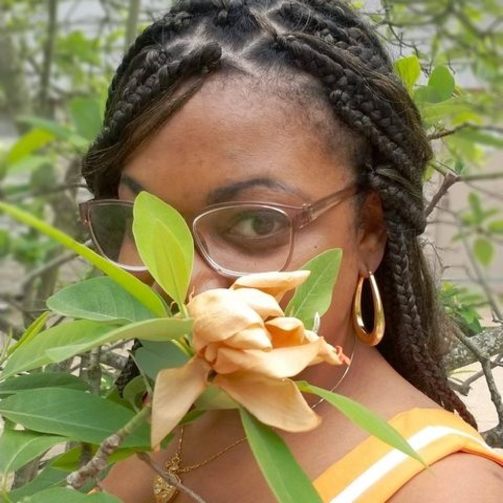 Meet your Posher, Laura